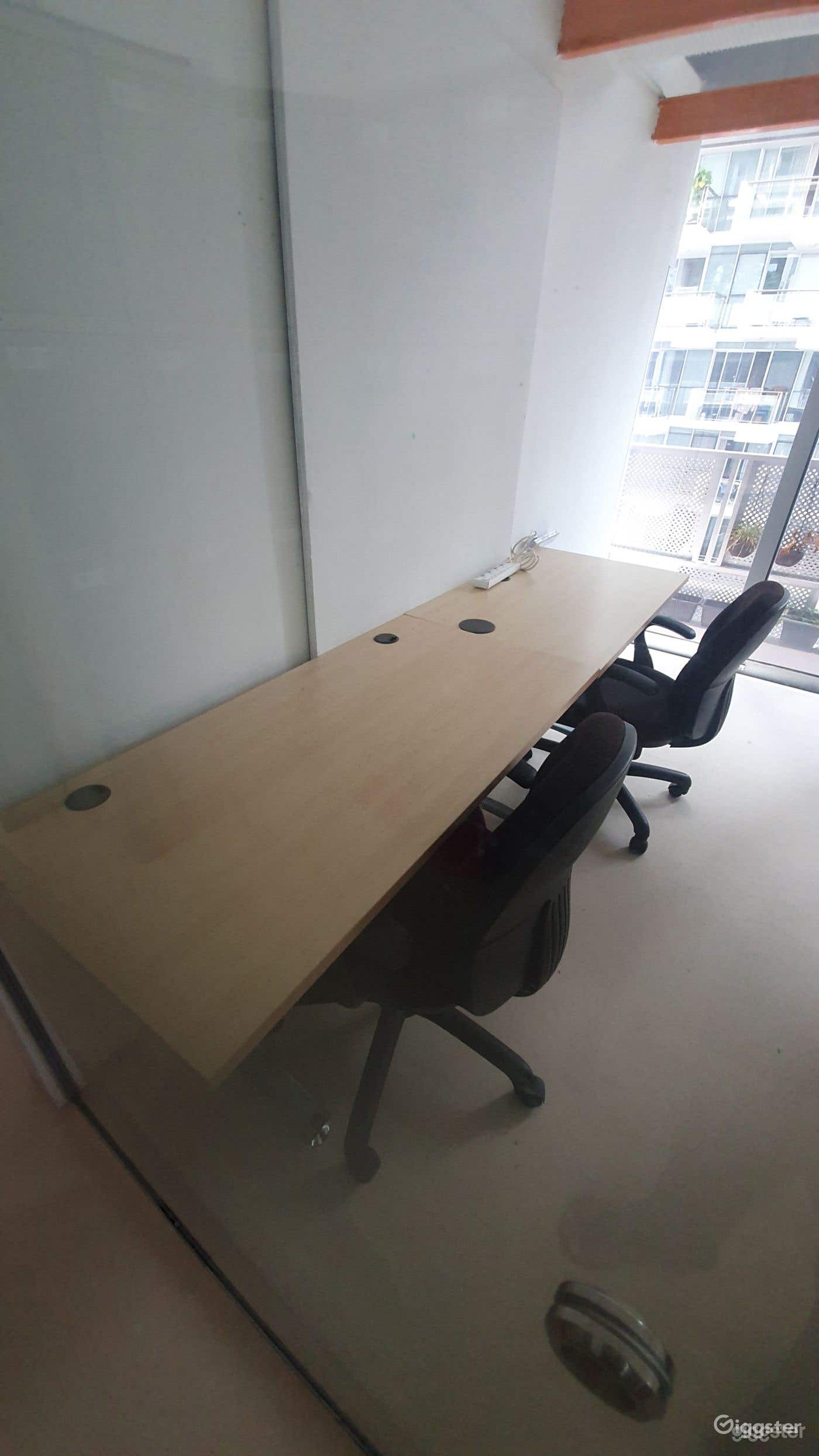 2 Person Private Office in Singapore Business District Photo 1