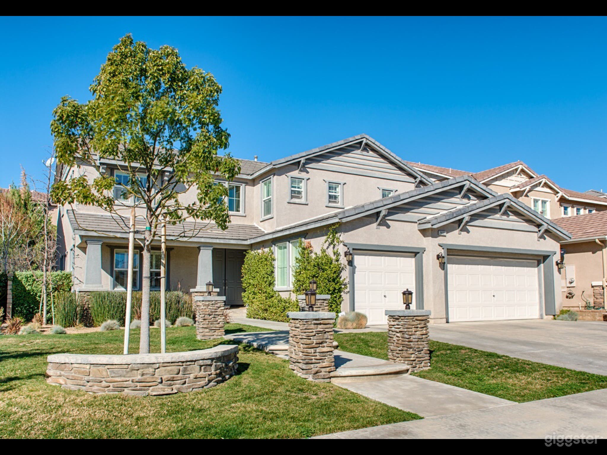 Manicured street view great for exteriors and establishing shots