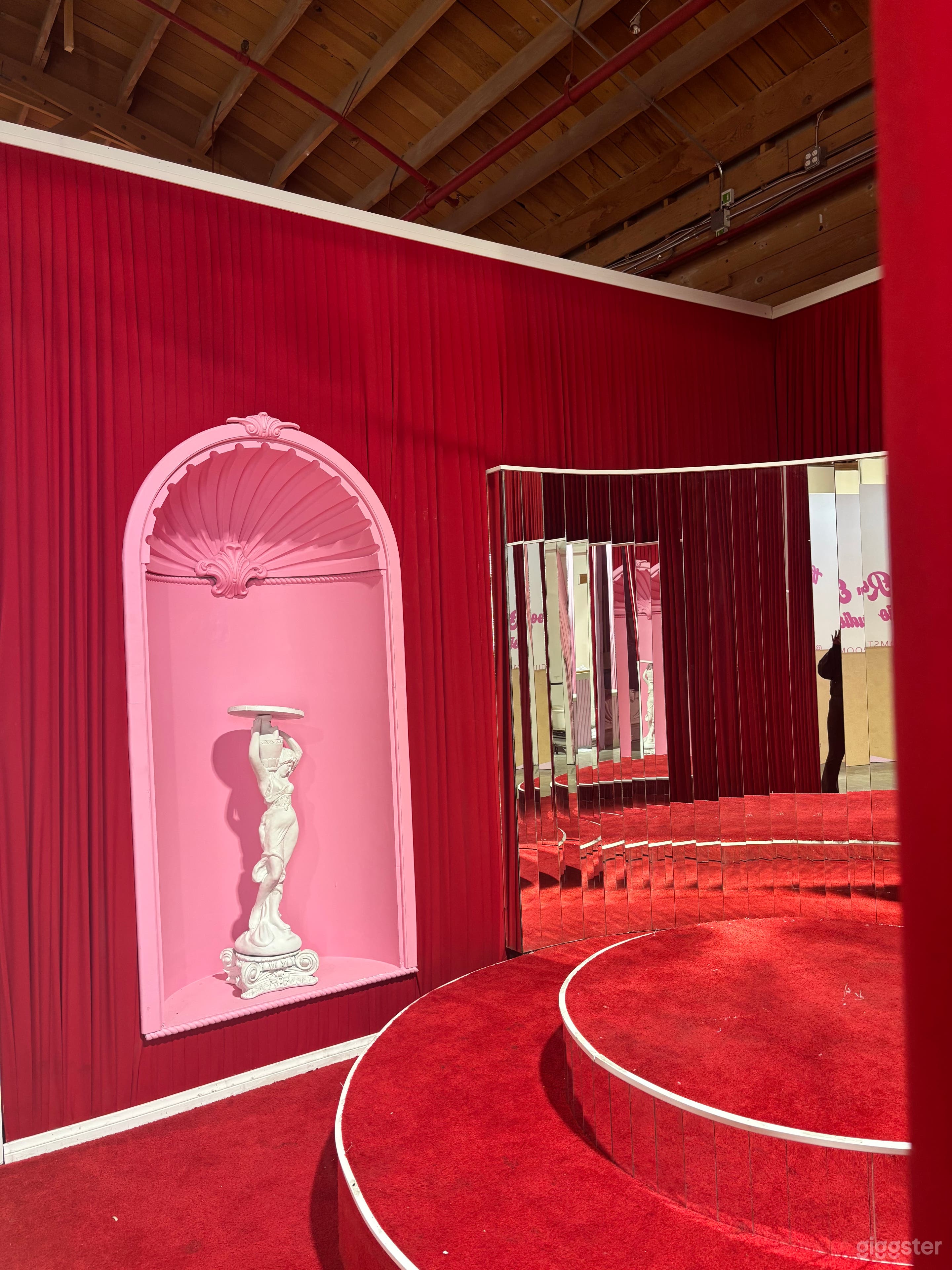 80's / 90’s Red Mirror Room | Powder Room Studio Photo 4