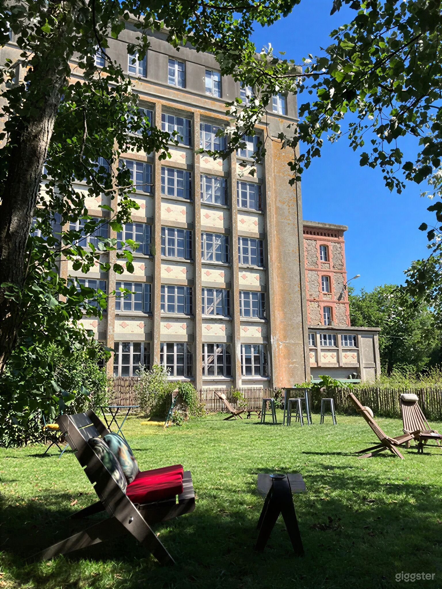 Photo de Moulin industriel buy out: cidrerie chic & jardins 1