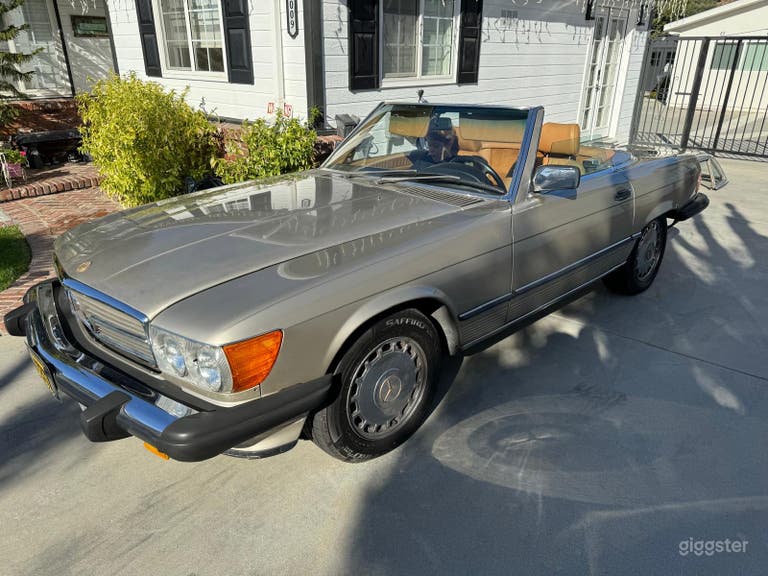  Antique 1988 Mercedes Benz 560sl 