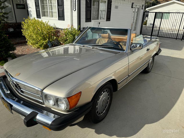  Antique 1988 Mercedes Benz 560sl 