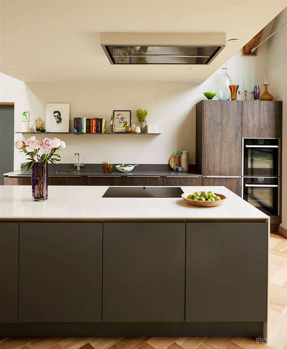 Exciting large family home - Period / Modern Photo 3