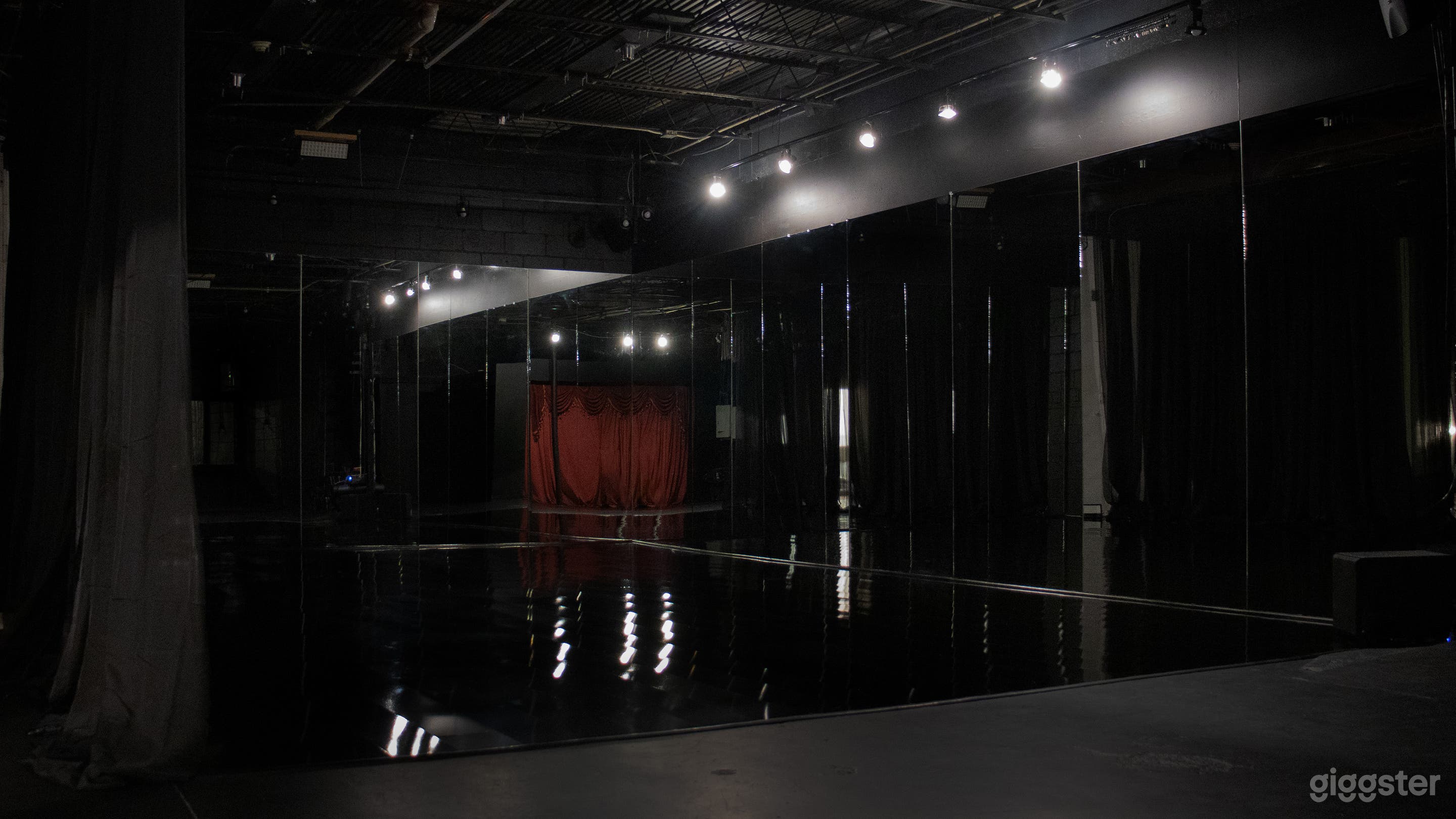 New! Immersive Mirror Studio Set in West Midtown Photo 2