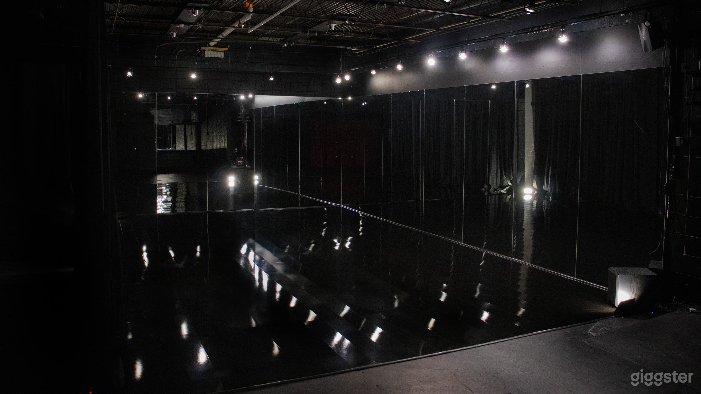New! Immersive Mirror Studio Set in West Midtown Photo 3