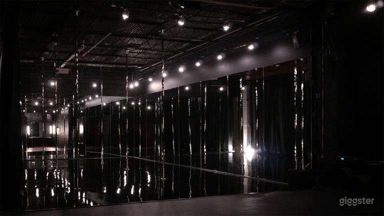  New! Immersive Mirror Studio Set in West Midtown 