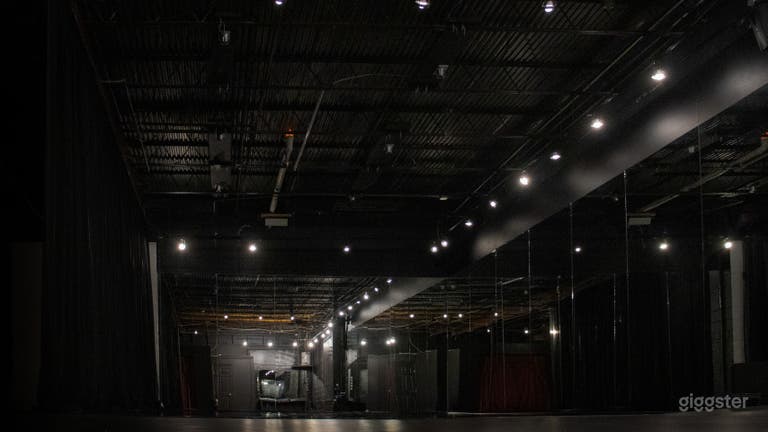  New! Immersive Mirror Studio Set in West Midtown 