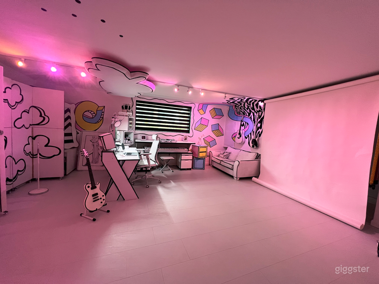  Philips HUE lighting to adjust the ambience 