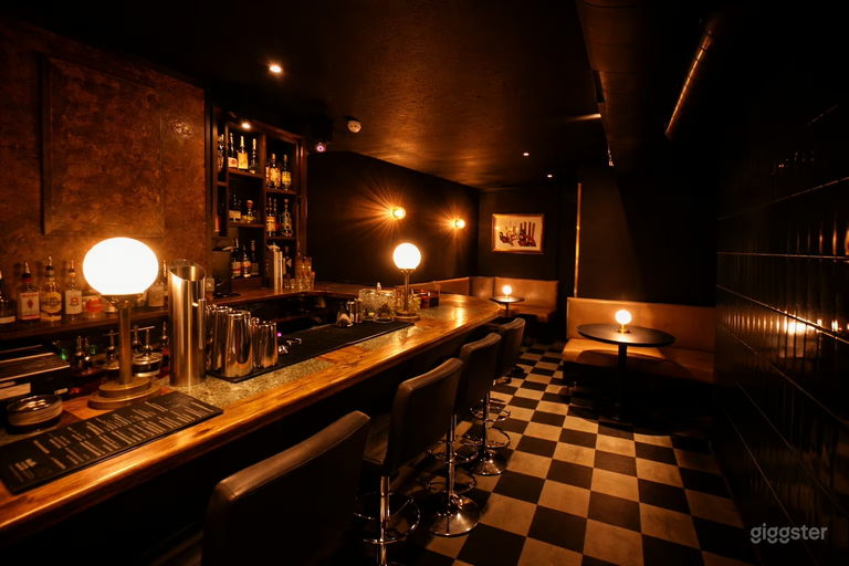  Hidden Speakeasy Cocktail Bar & Lounge 
