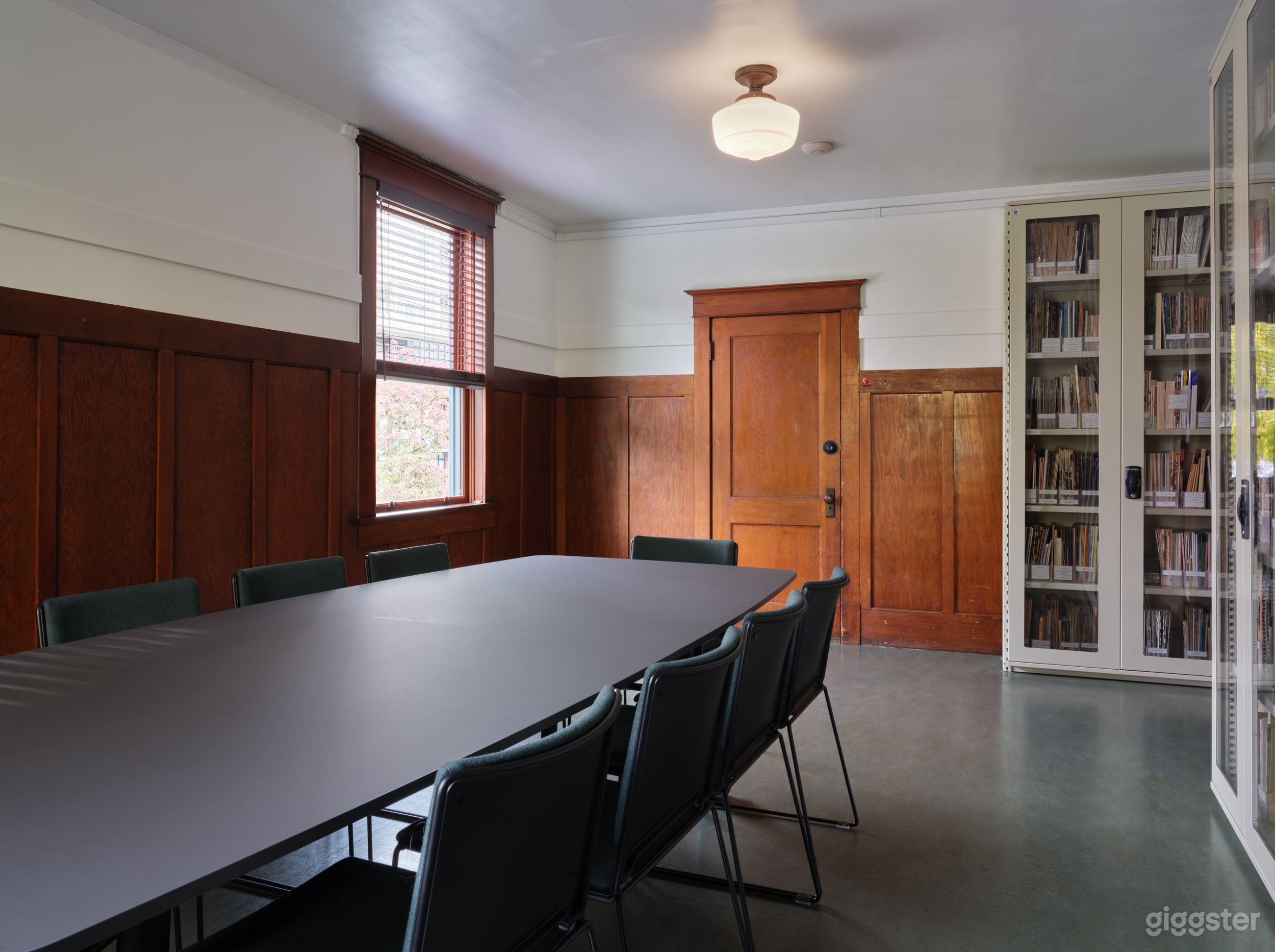 Historic library meeting room in Mount Pleasant Photo 3