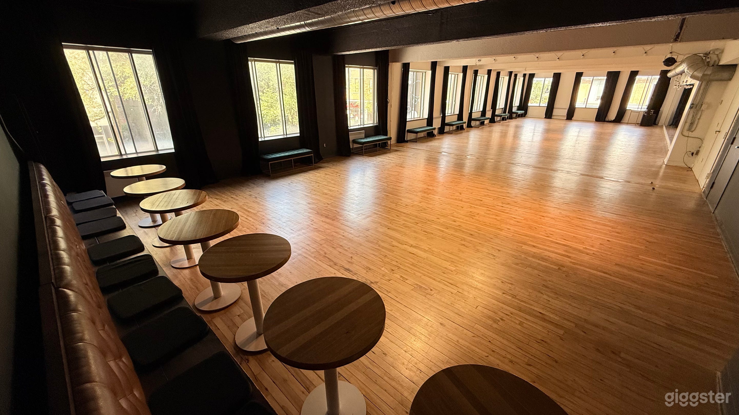 Big Event / Party Venue 5000 sqft Montreal Plateau Photo 1