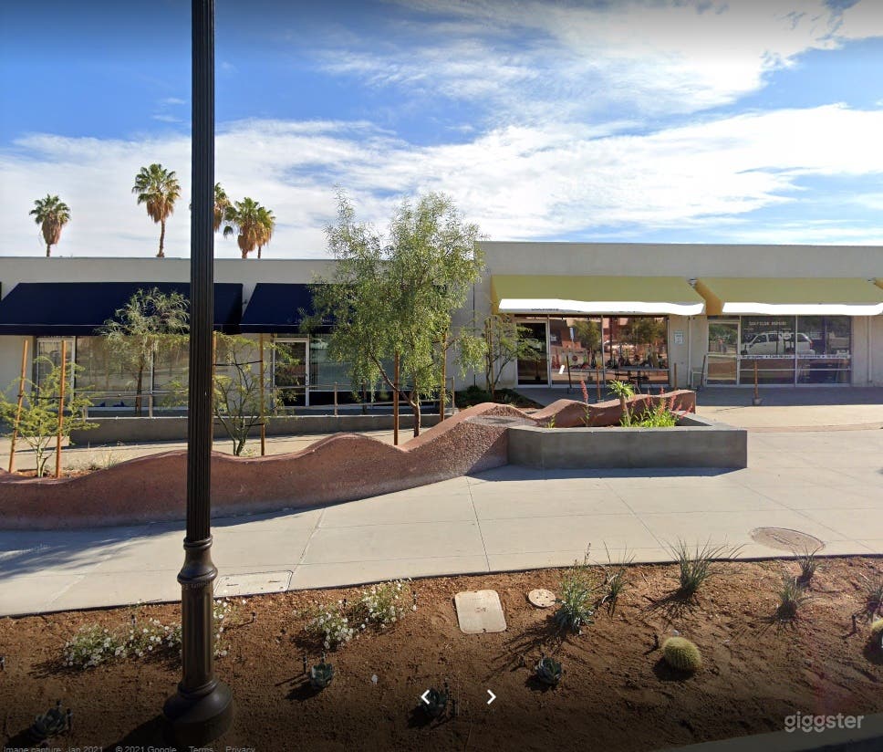 Stylish, Retro Cocktail Bar Photo 1