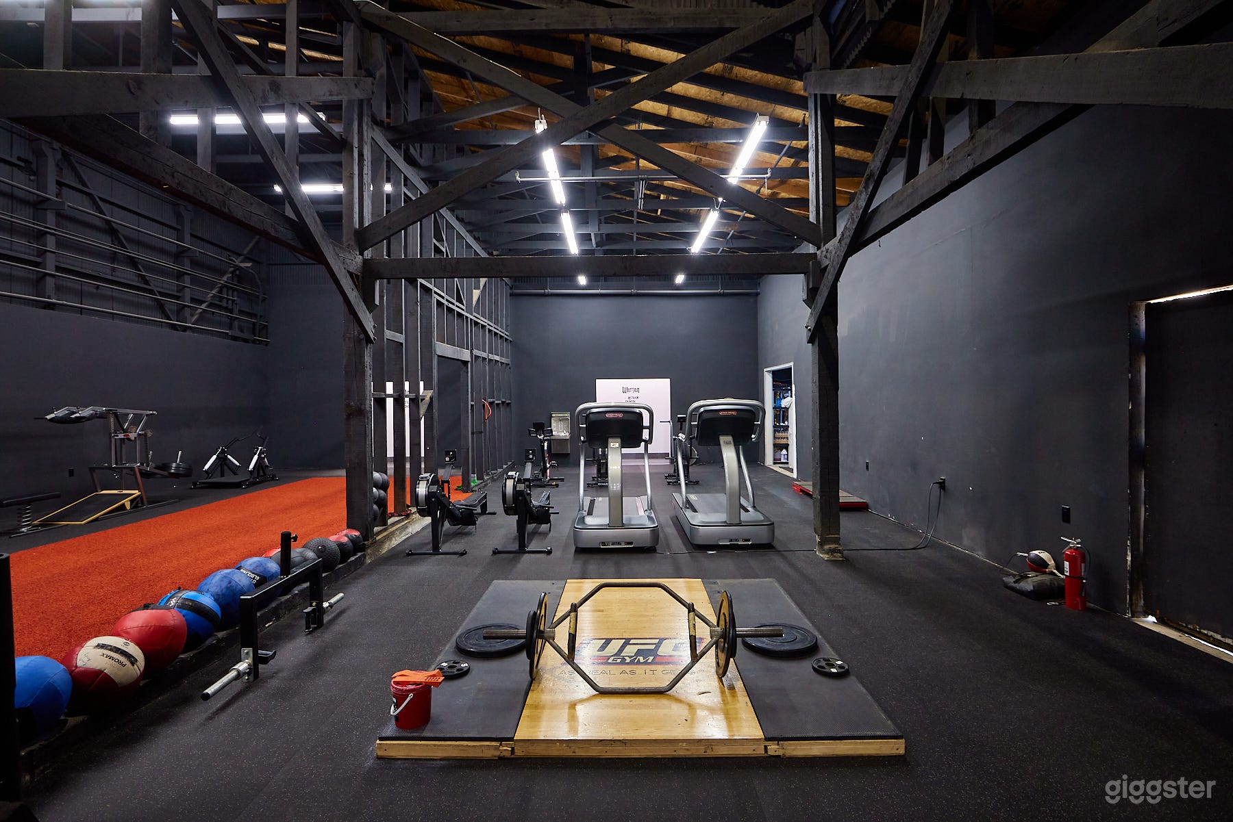 Warehouse-Style Modern Boxing &amp; Gym Photo 2