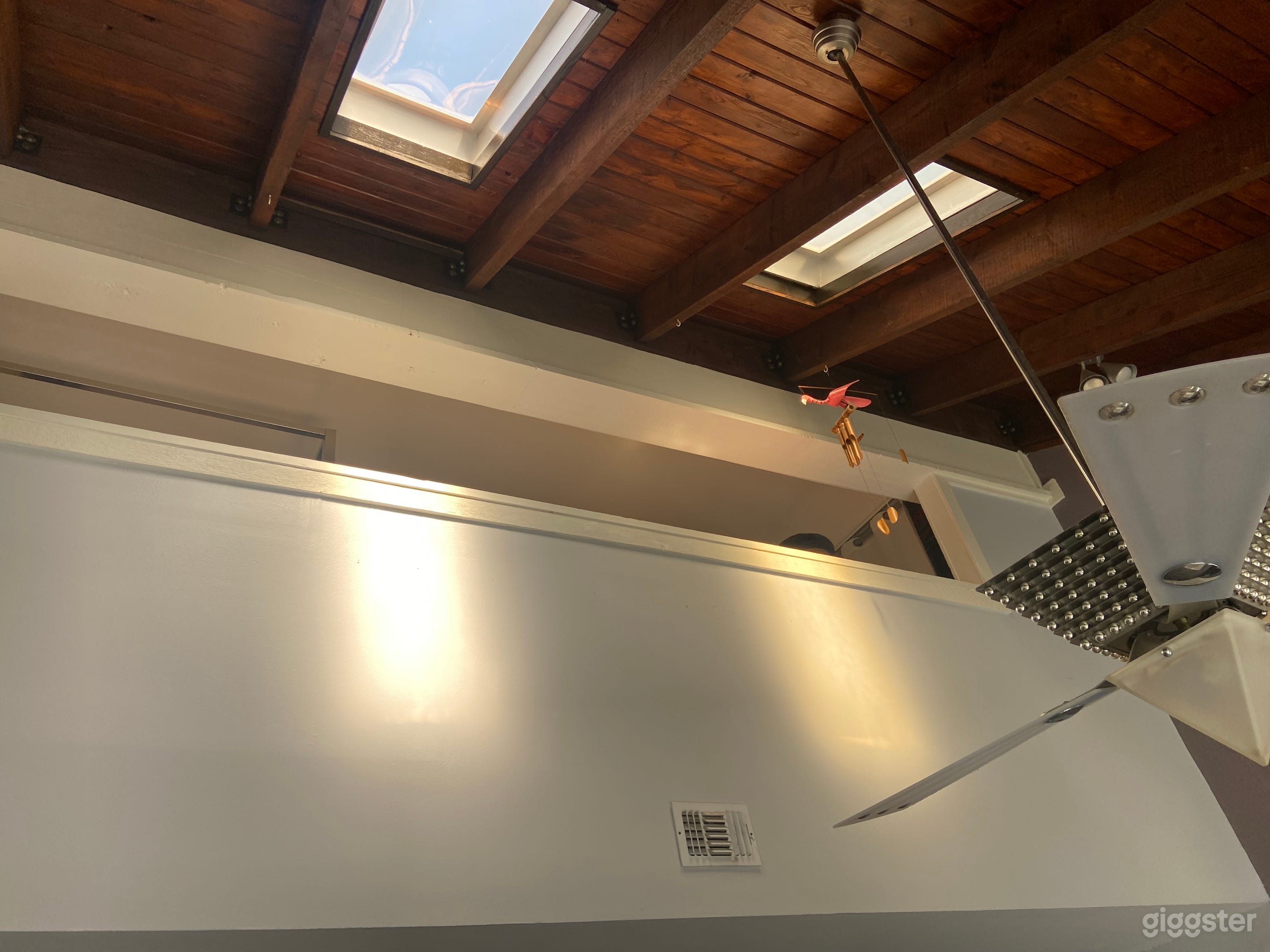 Bright modern lakefront loft townhouse Photo 3