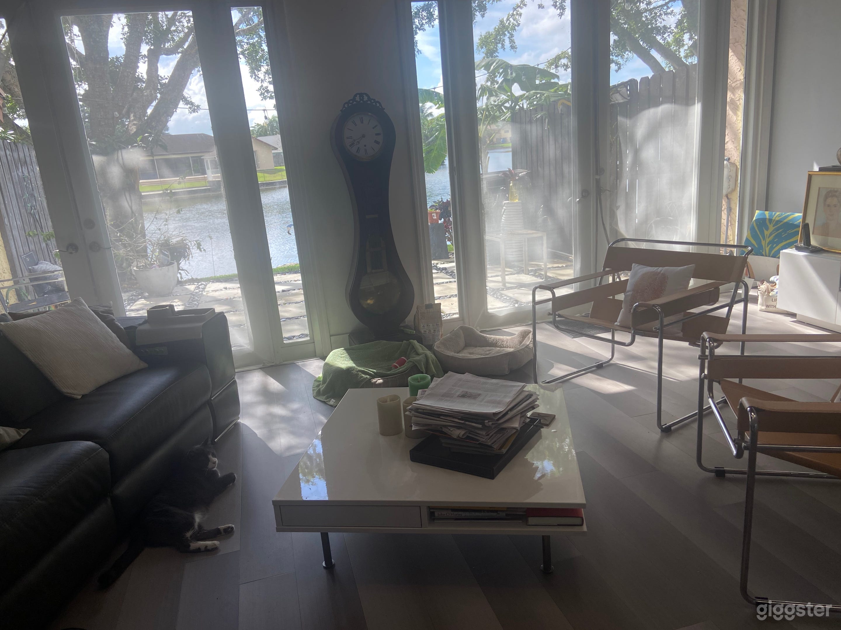 Bright modern lakefront loft townhouse Photo 2