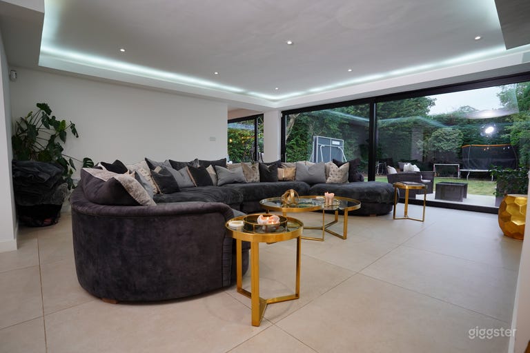  Modern open plan warm inviting home 