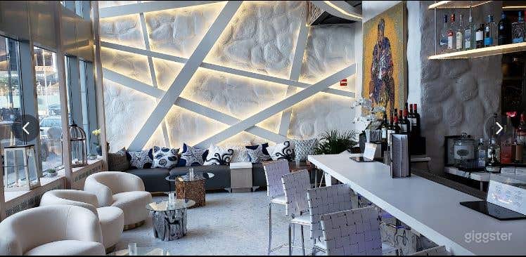 The Bar &amp; The Lounge in Manhattan Photo 3