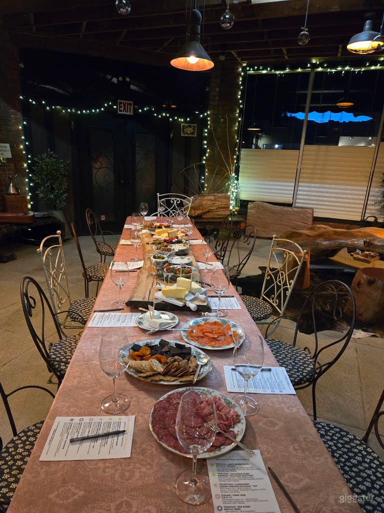  Rustic Gallery and Outdoor Hideaway 