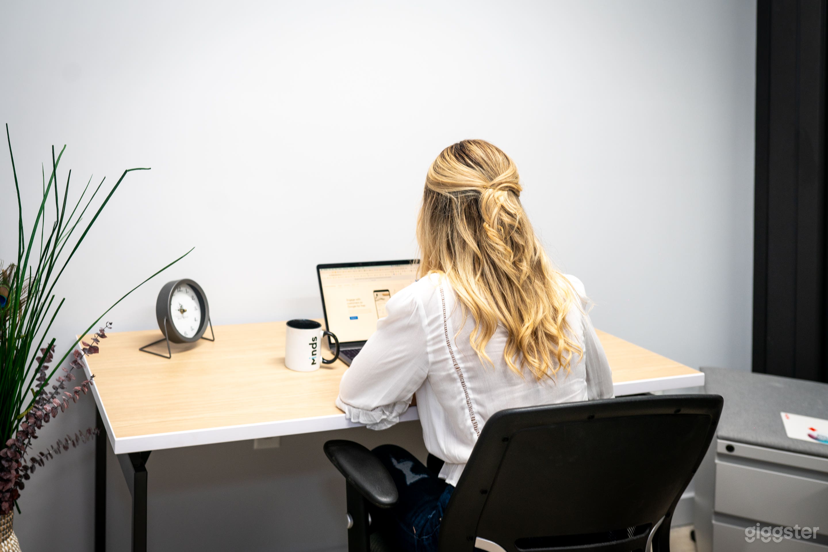 Private Office #9 for 2-3 people Photo 3