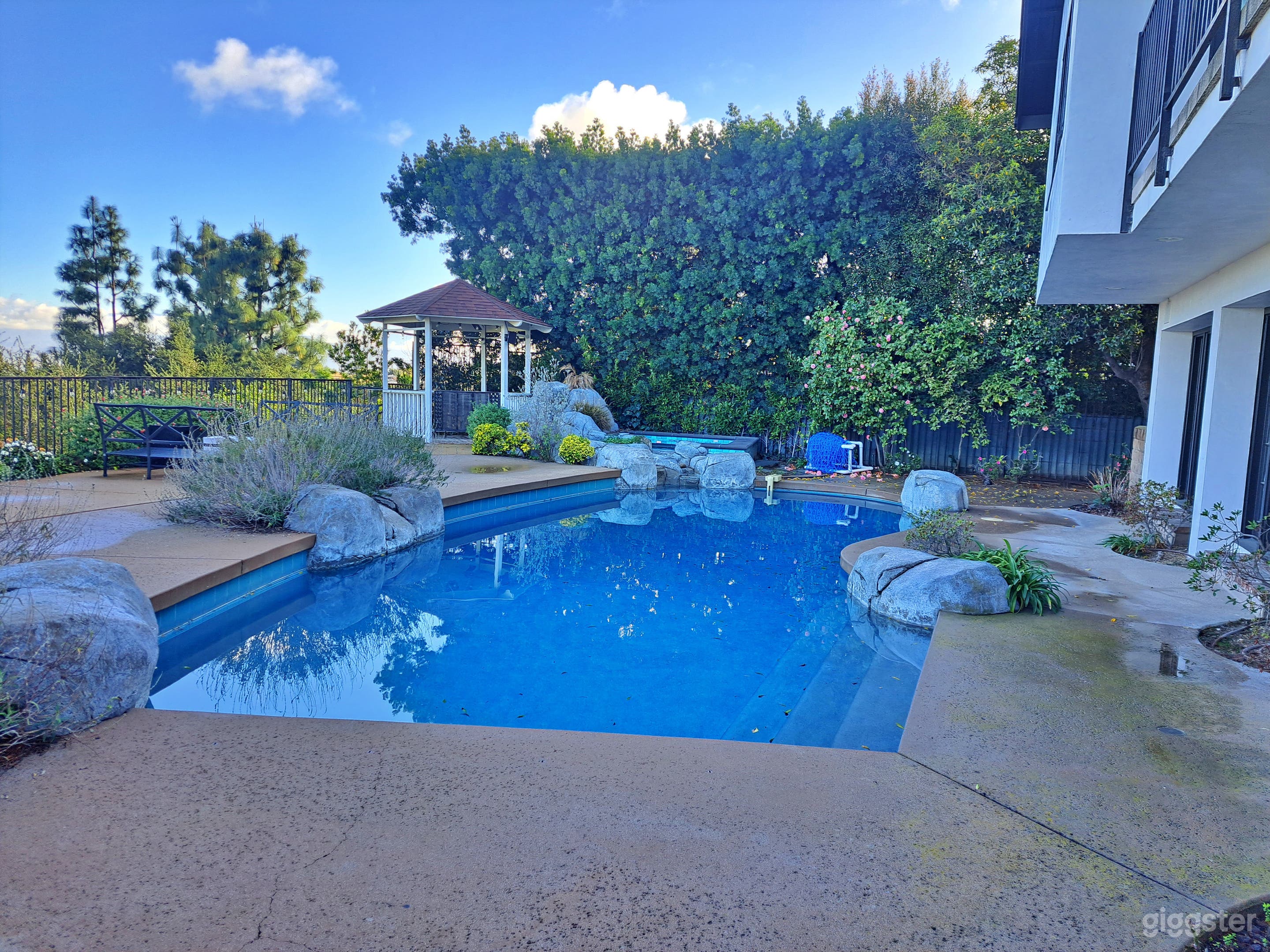 Pool, Spa and Gazebo with Scenic Views Photo 2