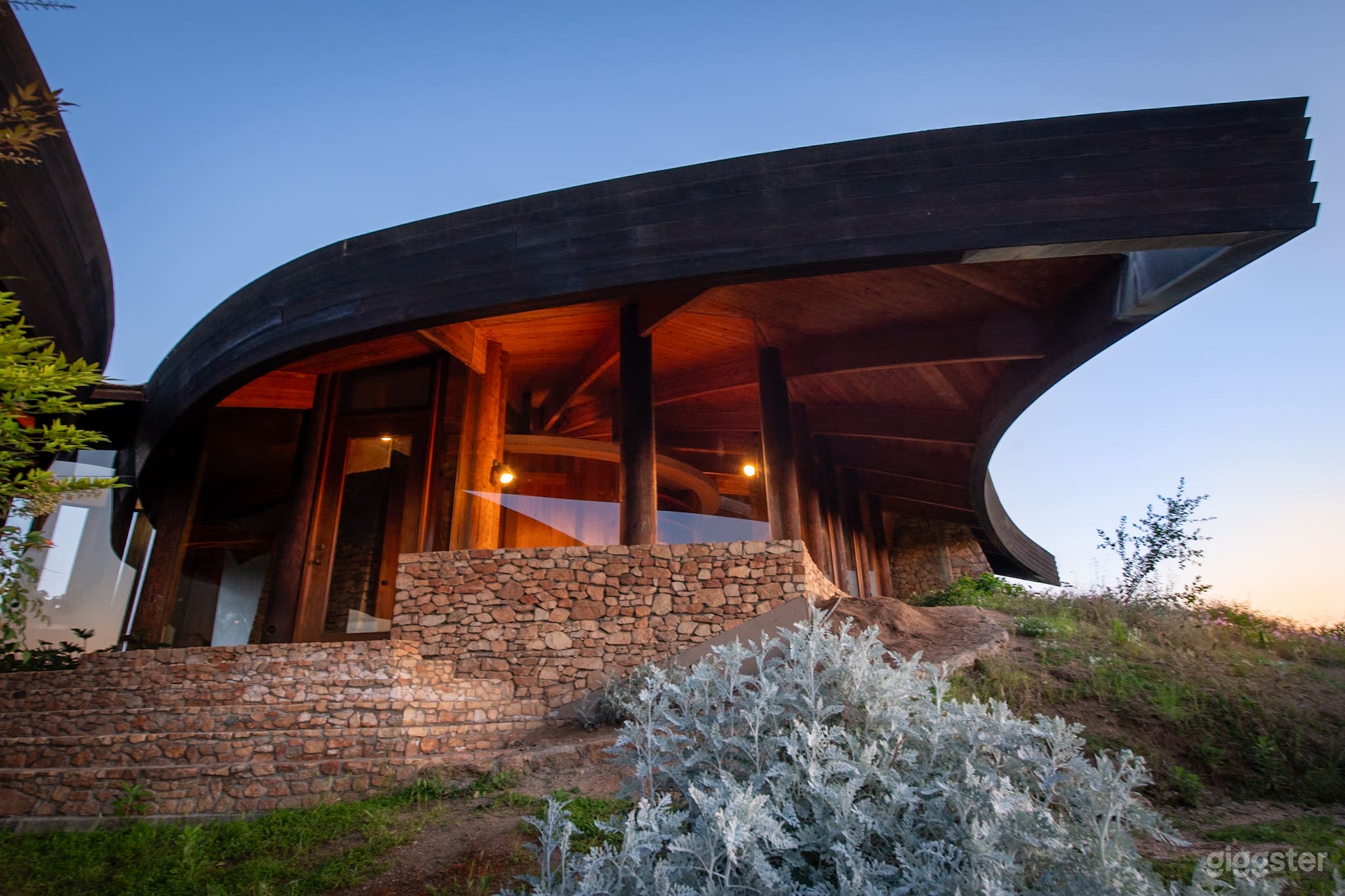 STUNNING ARCHITECTURE ON 40 ACRE RANCH Photo 2