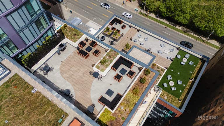  Premium Event Lounge W/Rooftop Terrace 