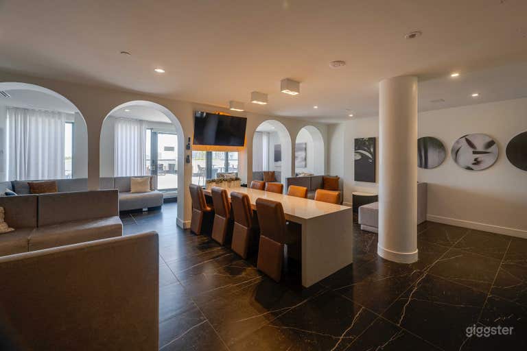  Premium Event Lounge W/Rooftop Terrace 