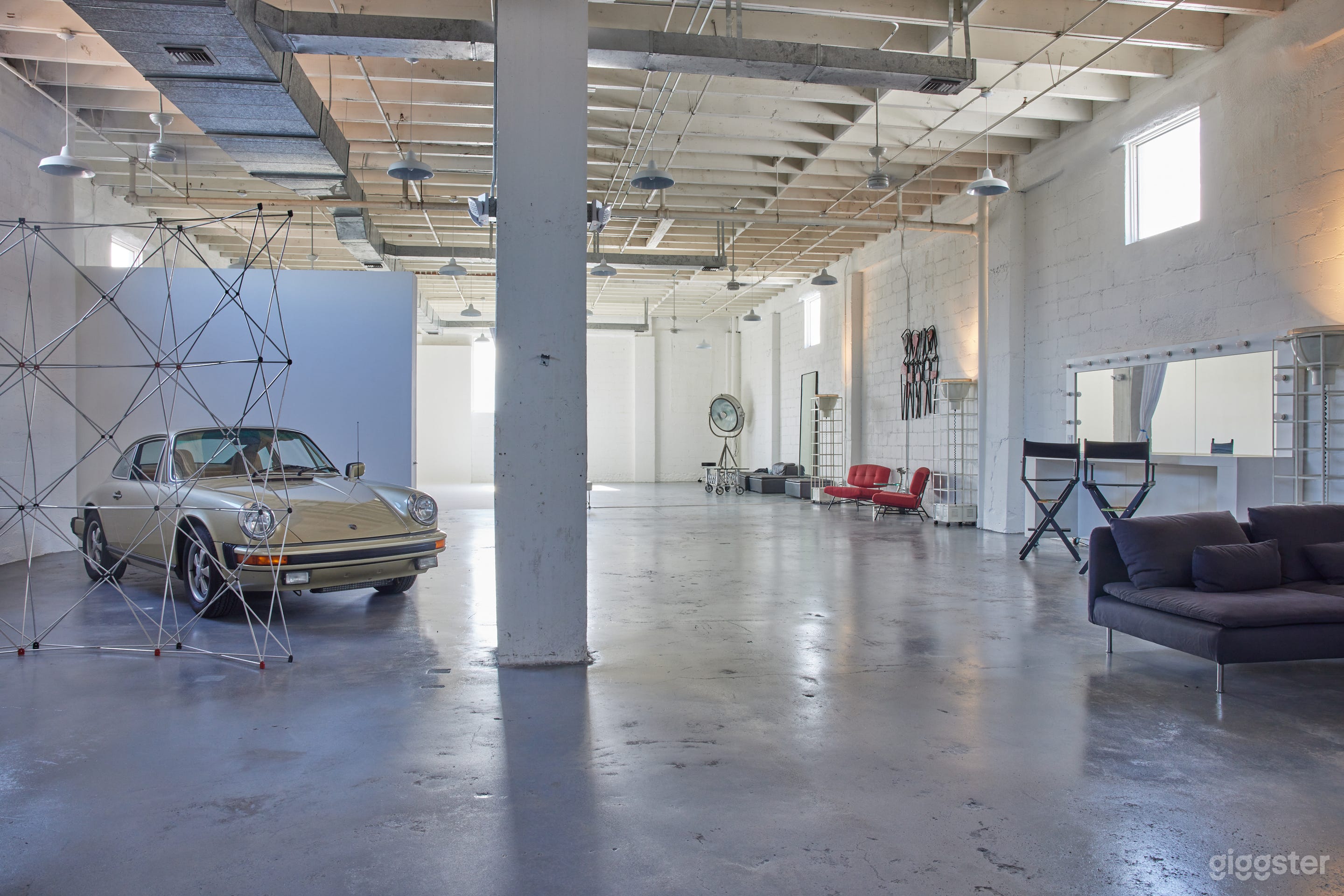 Industrial Loft Studio  Photo 4