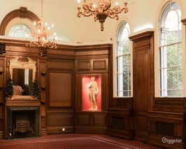  Historic Oak Panelled Hall in London  