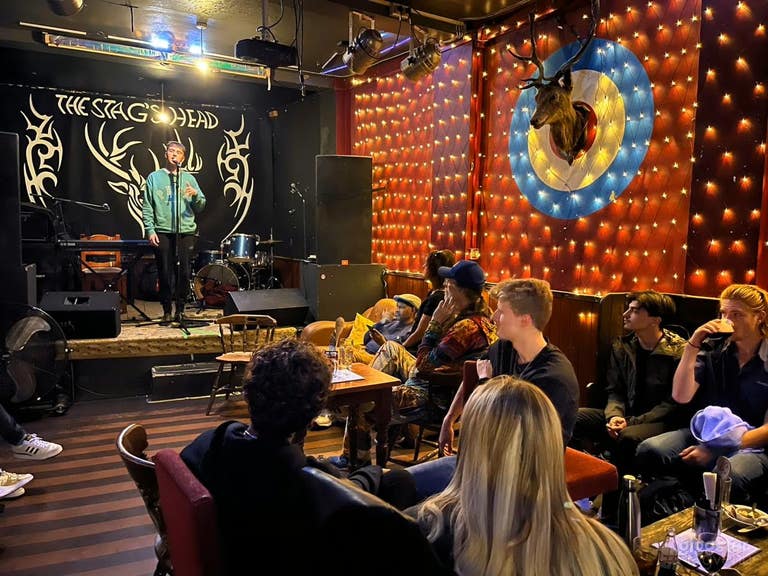  Live Stage at an Iconic 1920s East End pub 