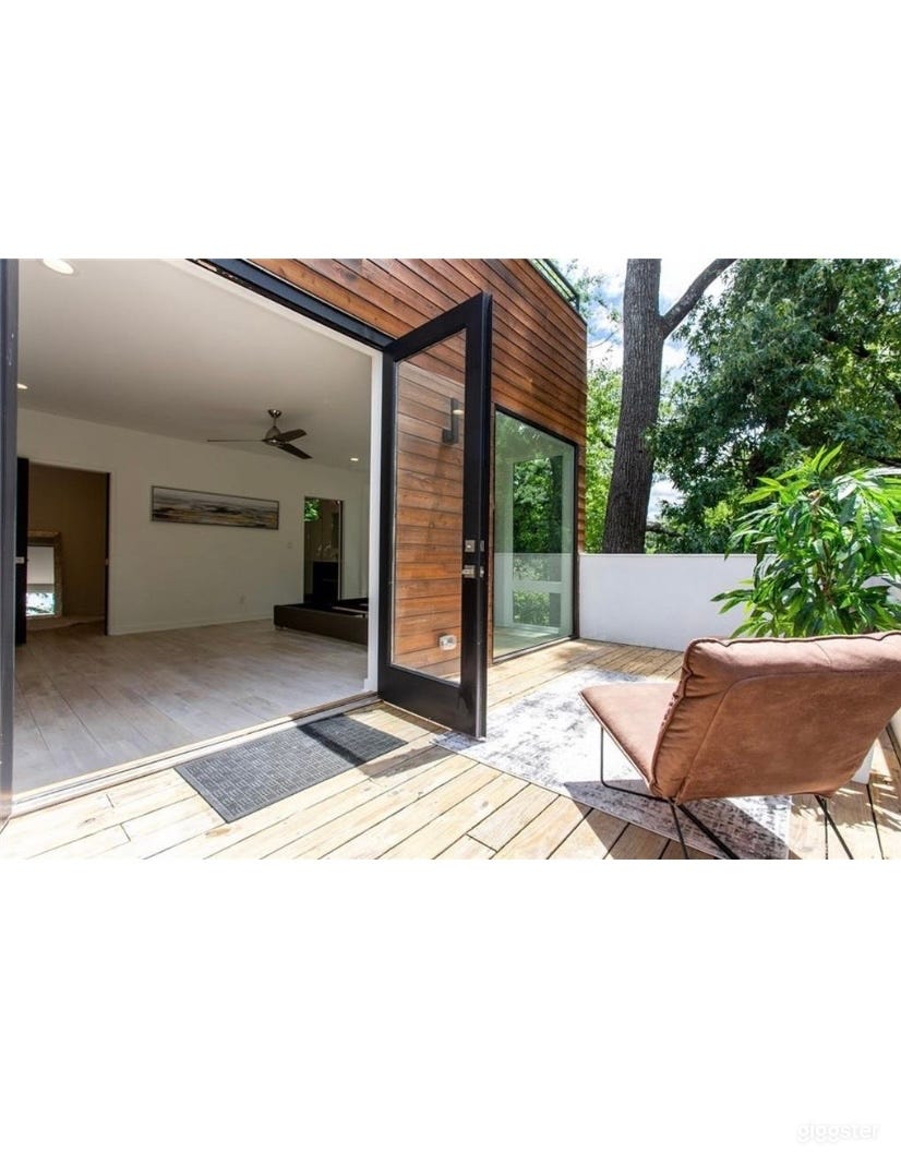 4/3 Bedroom Luxury Home at Piedmont Park Photo 3