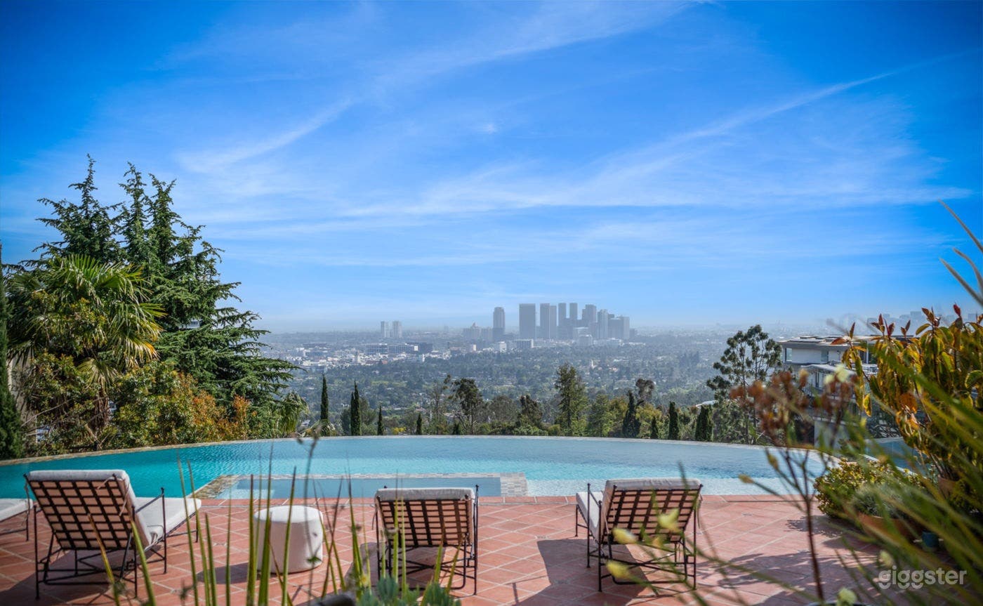  CONTEMPORARY BIRD STREES VILLA BIRD/POOL Photo 2