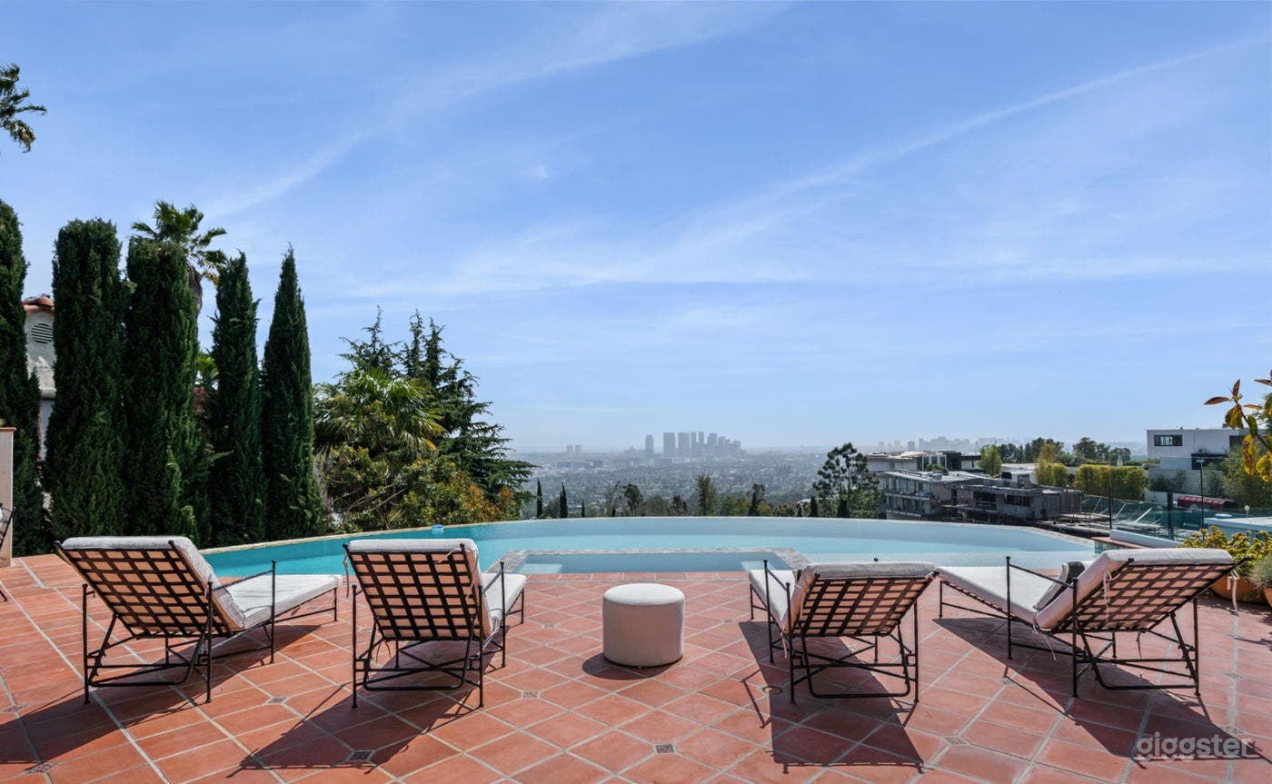  CONTEMPORARY BIRD STREES VILLA BIRD/POOL Photo 3