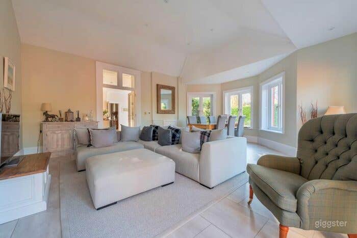 Gorgeous Manor with Amazing views Photo 4