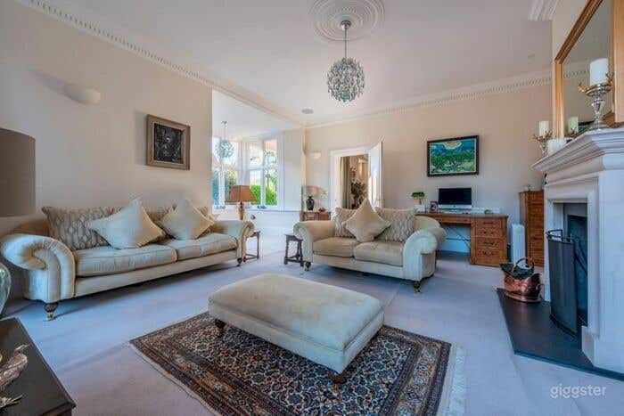 Gorgeous Manor with Amazing views Photo 3