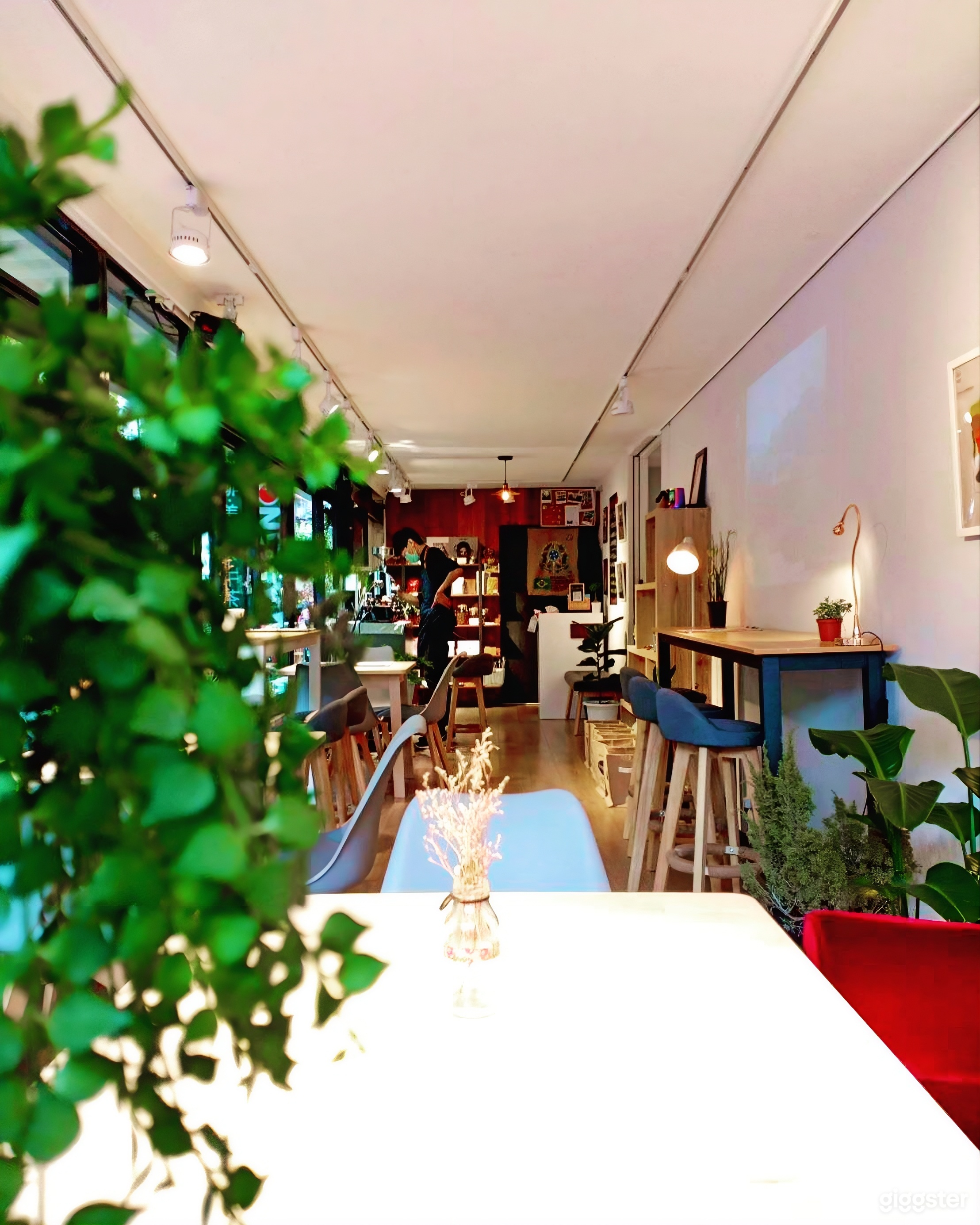 Corner Cafe w/ Large Window Photo 2