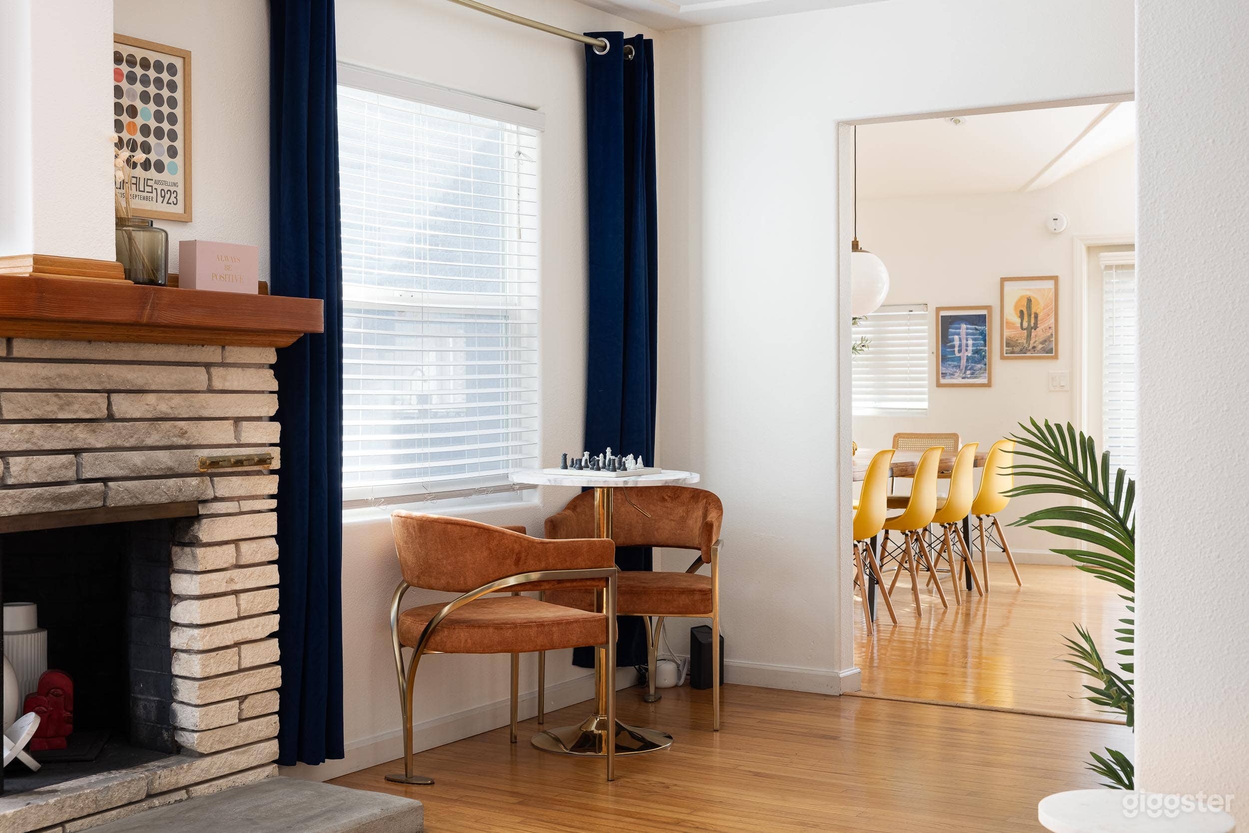 Retro Stylish House near Downtown Photo 1