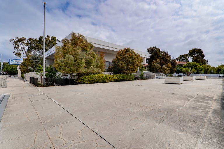  41,000 Sq Ft Film-Ready Underground Parking Garage & Office 