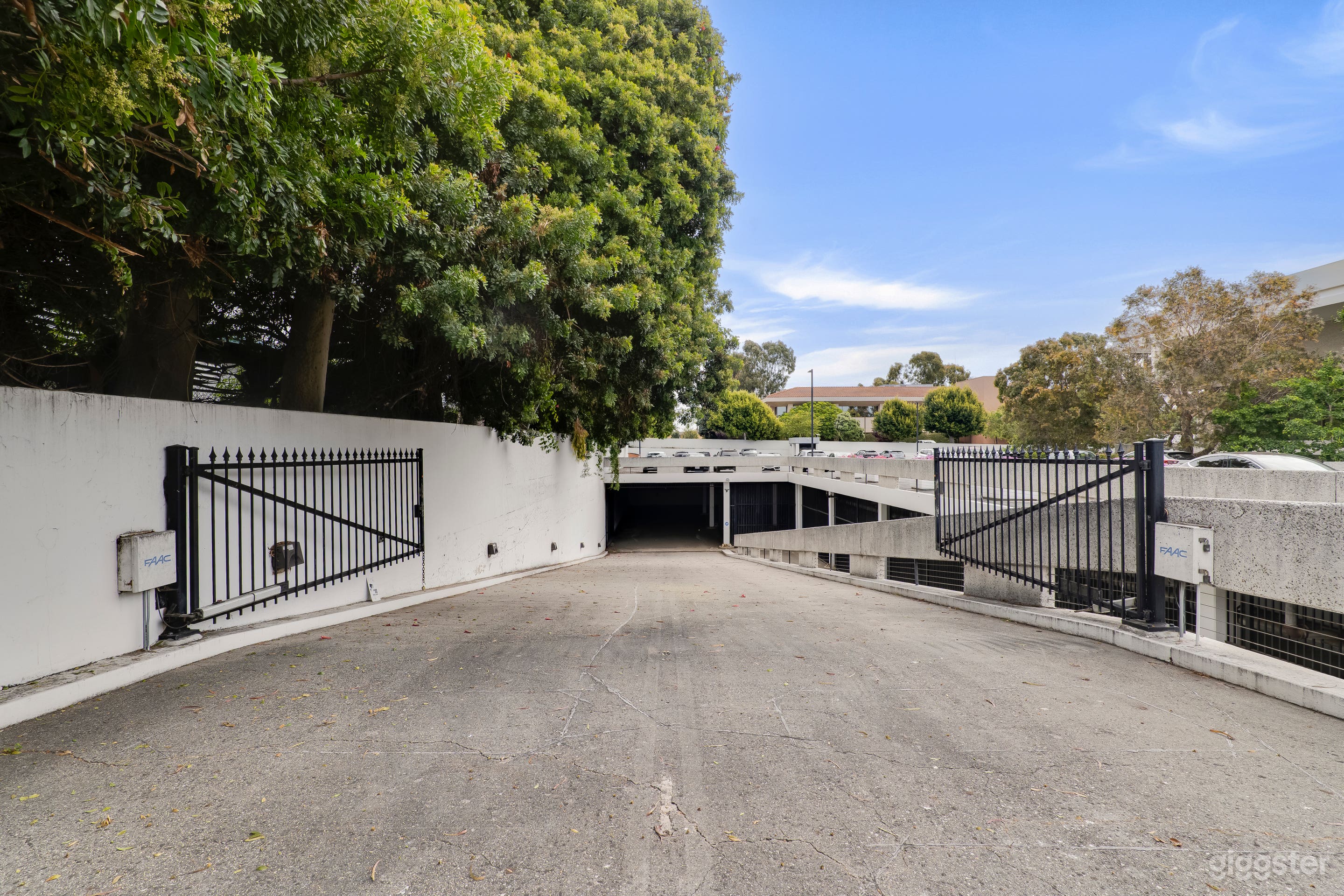 41,000 Sq Ft Film-Ready Underground Parking Garage Photo 4