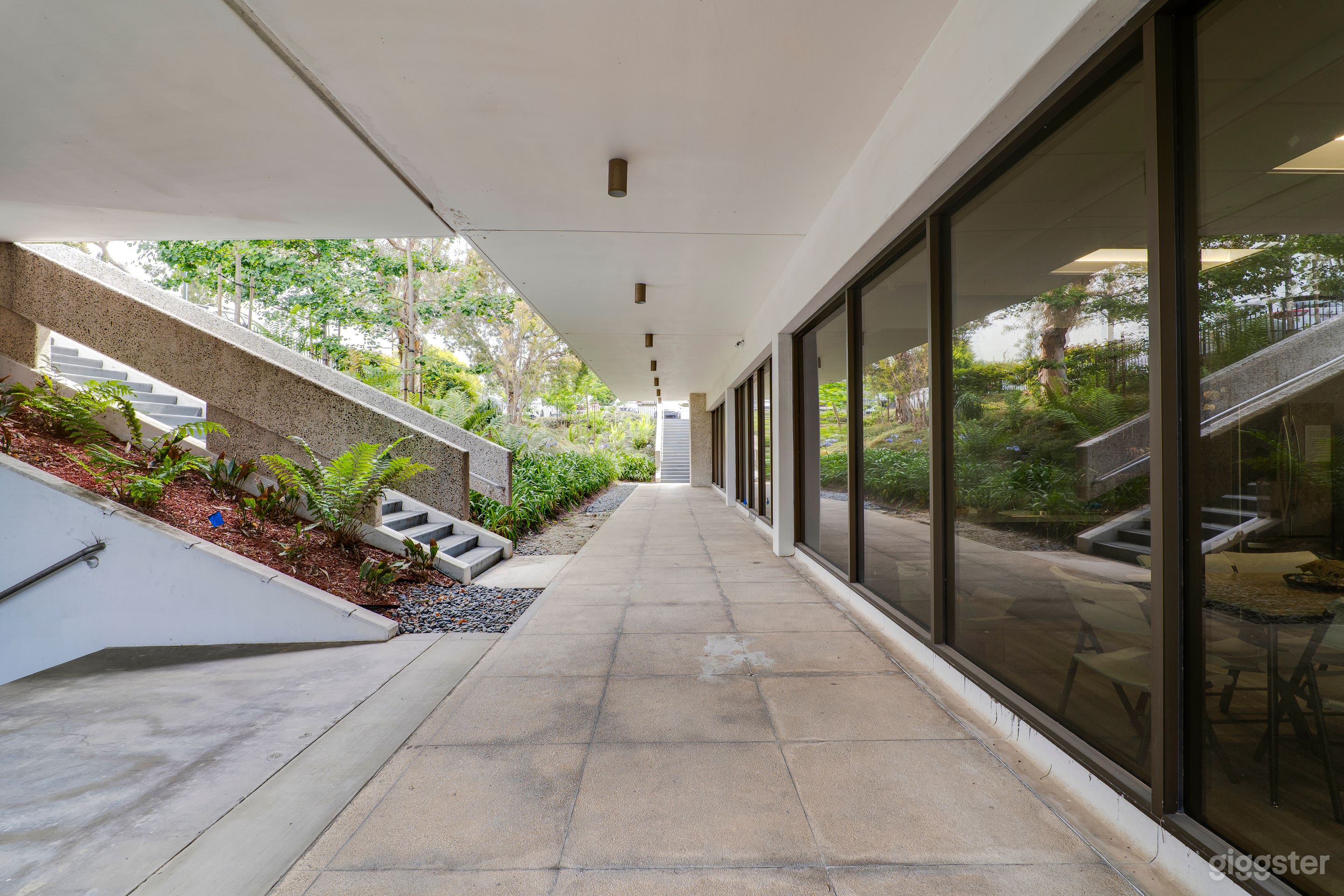41,000 Sq Ft Film-Ready Underground Parking Garage & Office Photo 4