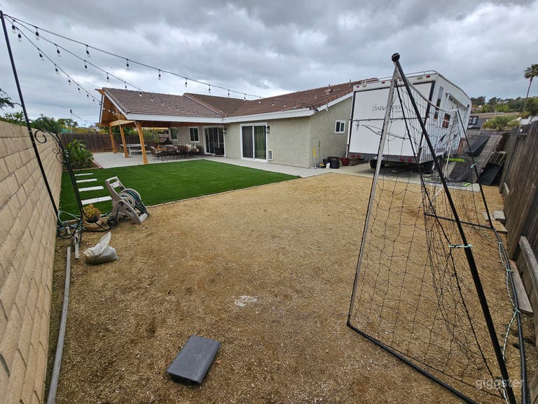  RV parking on the side of the house. 