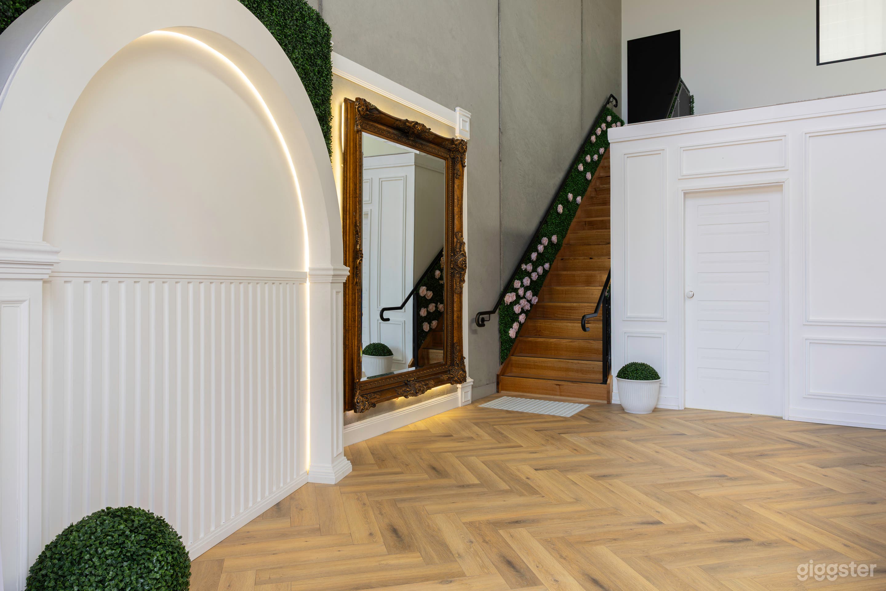 Dreamy natural light all-in-one studio in Braybrook. Photo 3