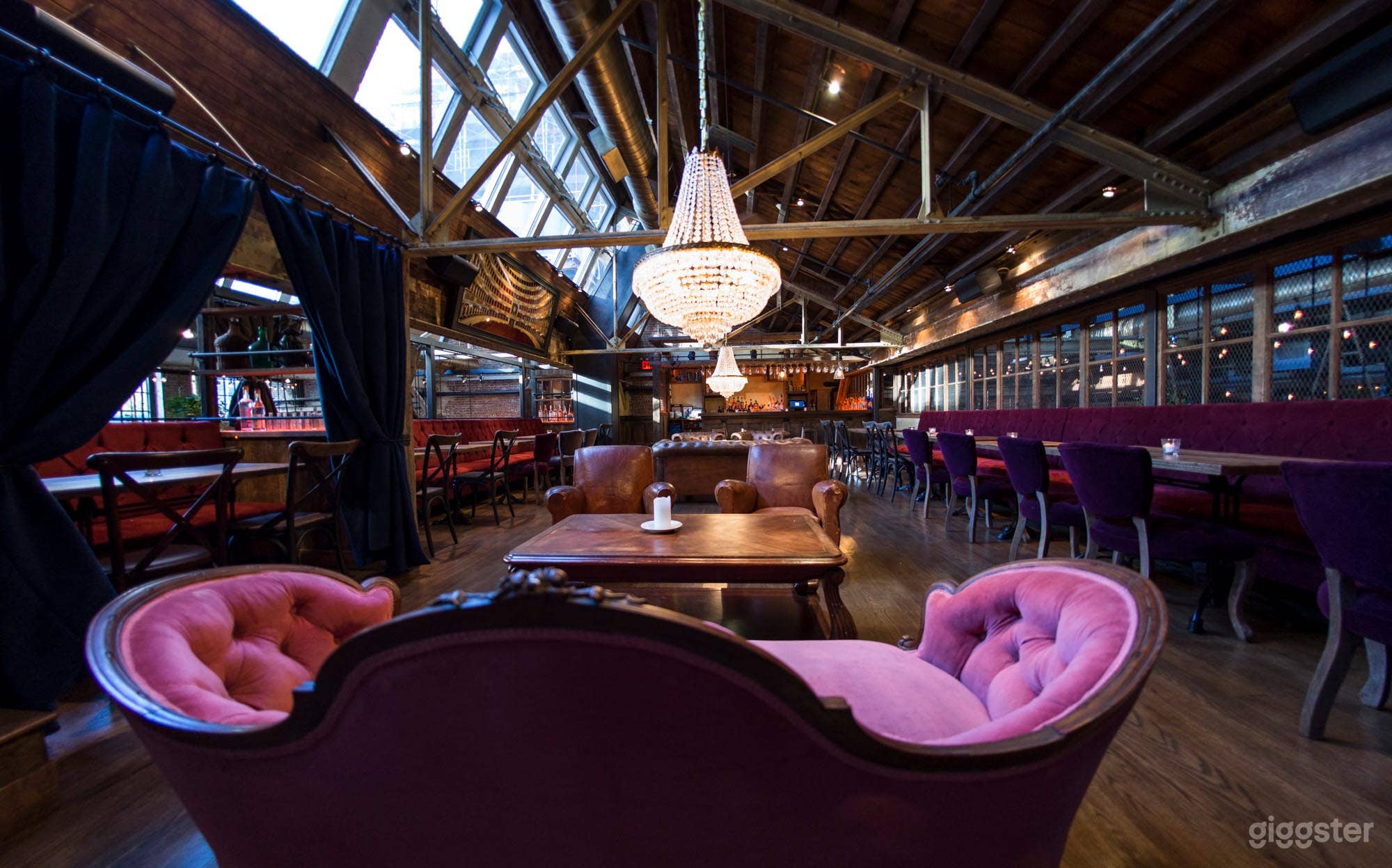 Sophisticated "Living Room"  Photo 1