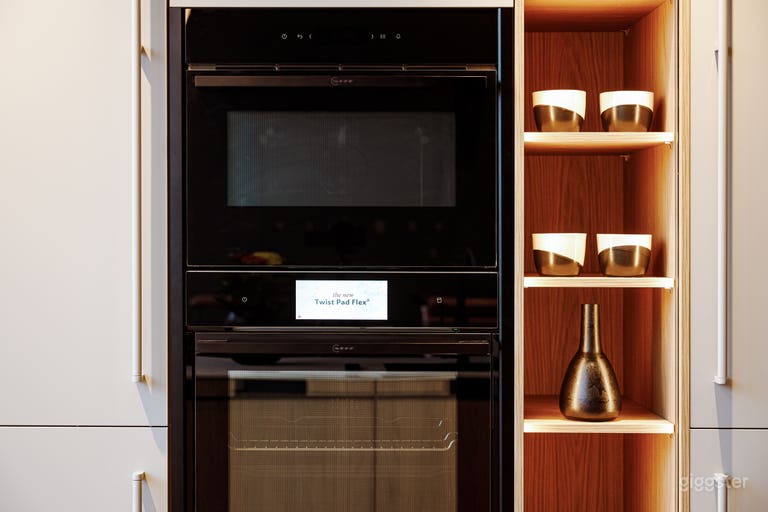  Moderner italienischer Küchen-Showroom mit schlankem Design 