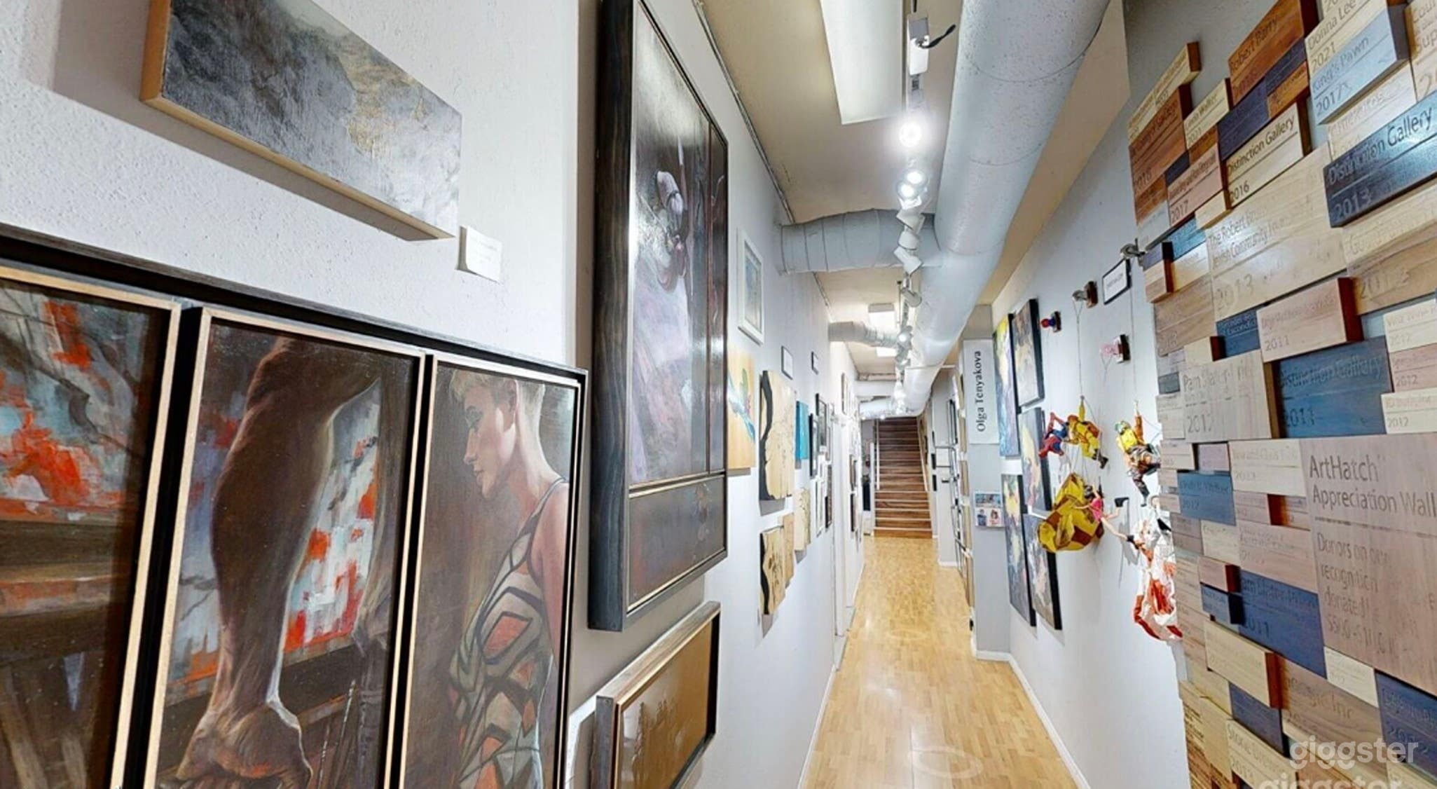 Large art gallery, studio complex, and bar Photo 3