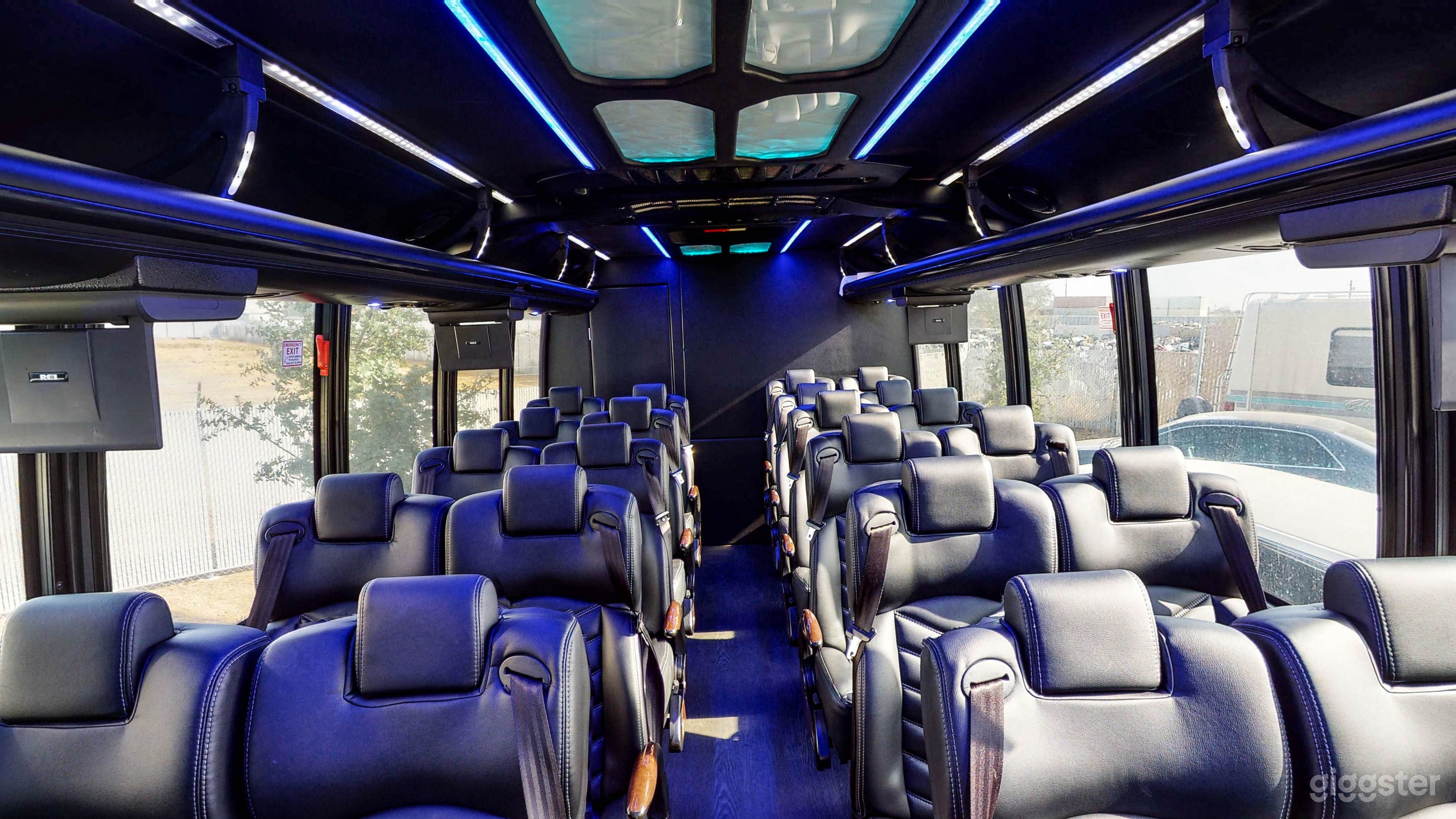 Freightliner M2 Bus Executive Photo 2