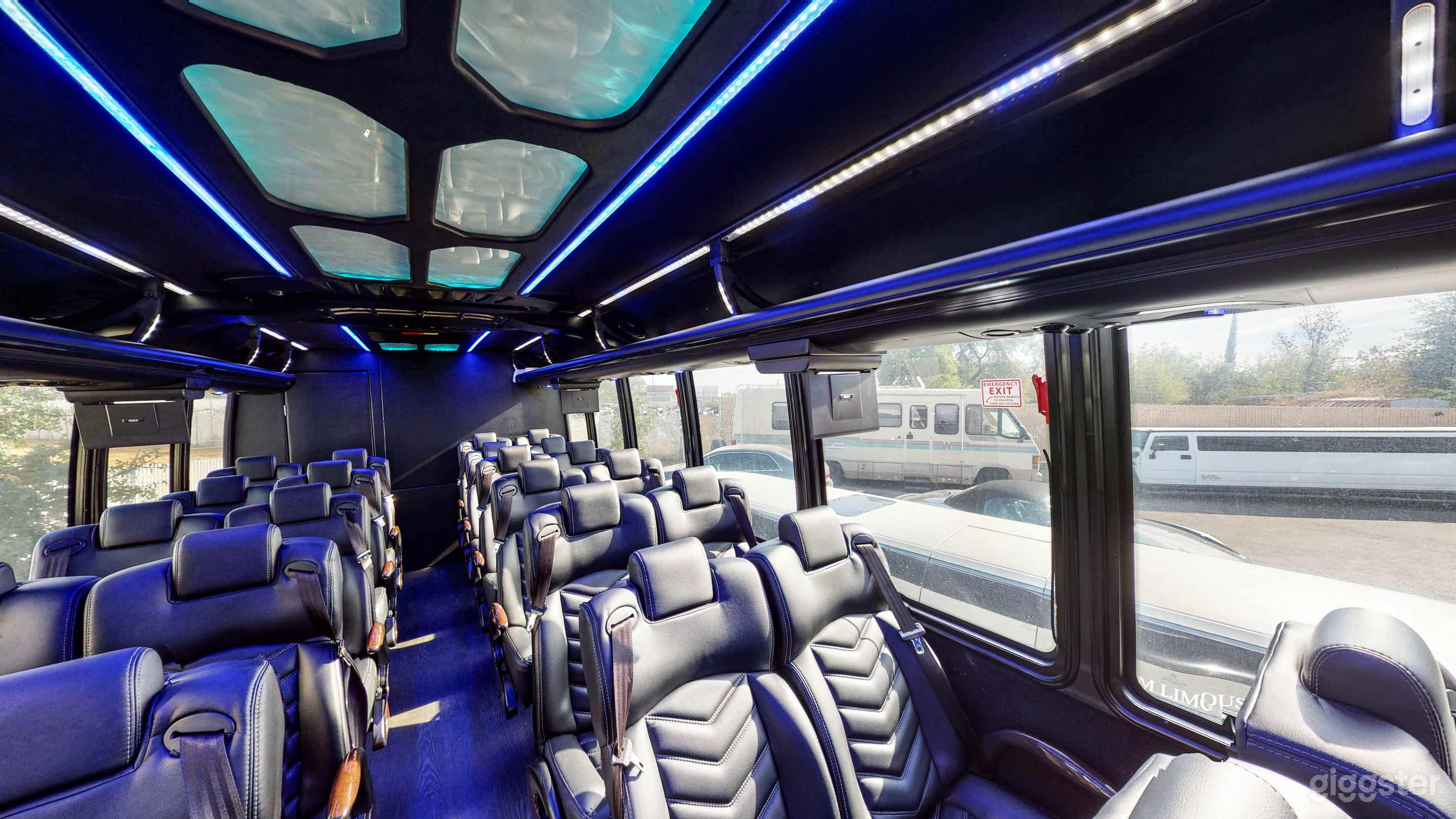 Freightliner M2 Bus Executive Photo 4