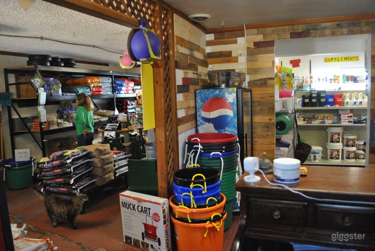  2500 Sq Ft Large Open Lot with Retail Space 