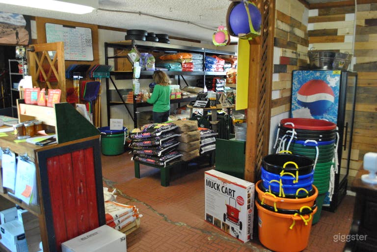  2500 Sq Ft Large Open Lot with Retail Space 