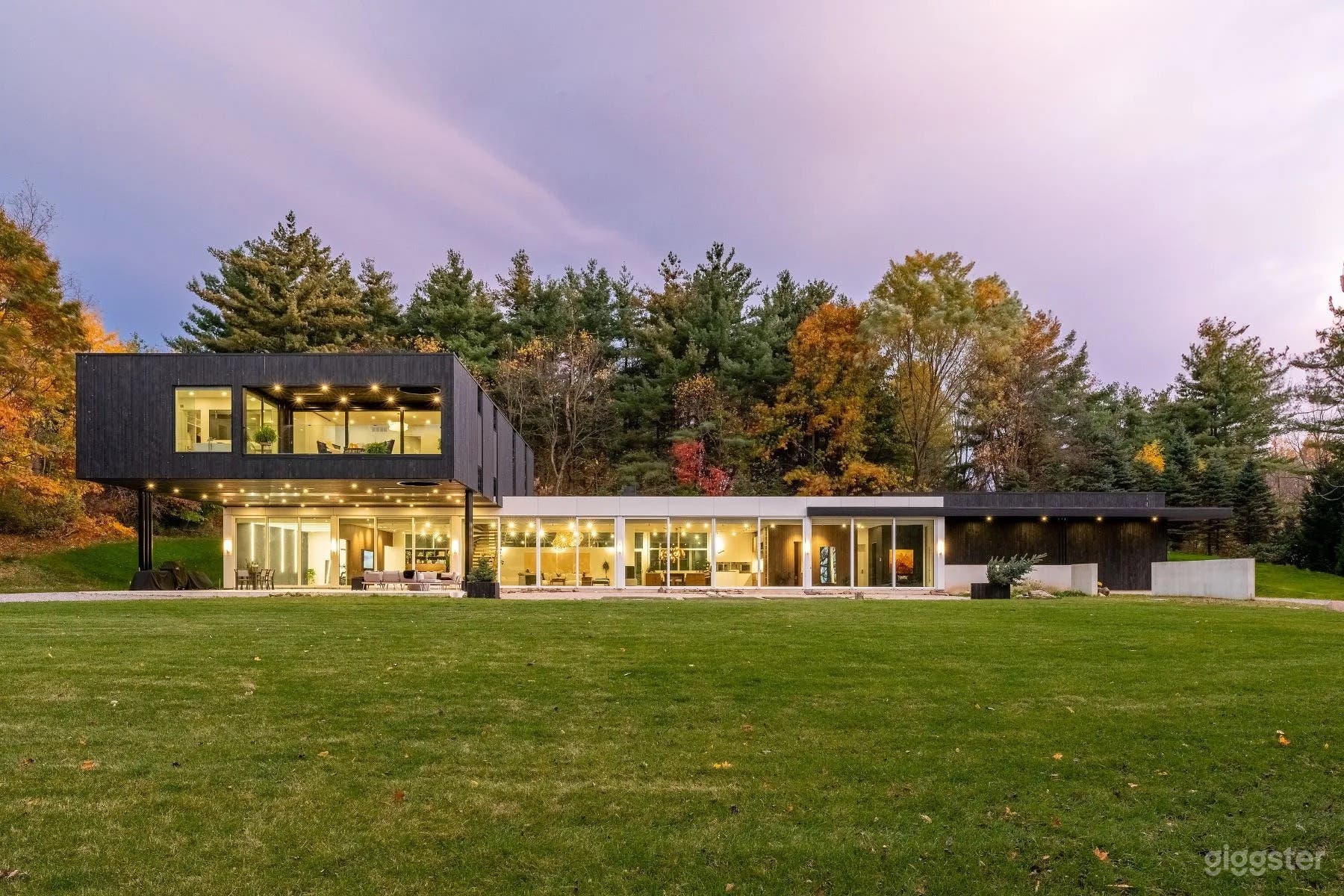 Modern Luxury in the Woods Photo 2